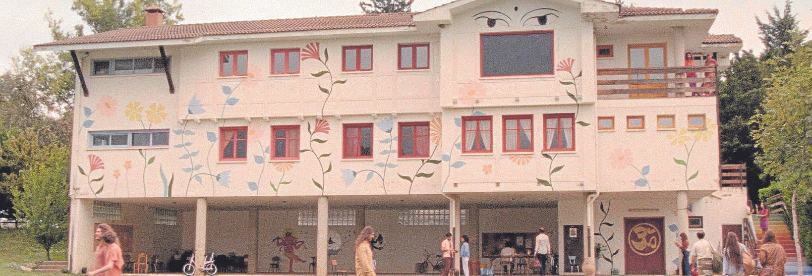 ‘Aro berria’ pelikulak Arco Iris komunitatearen errealitatea islatzen du..