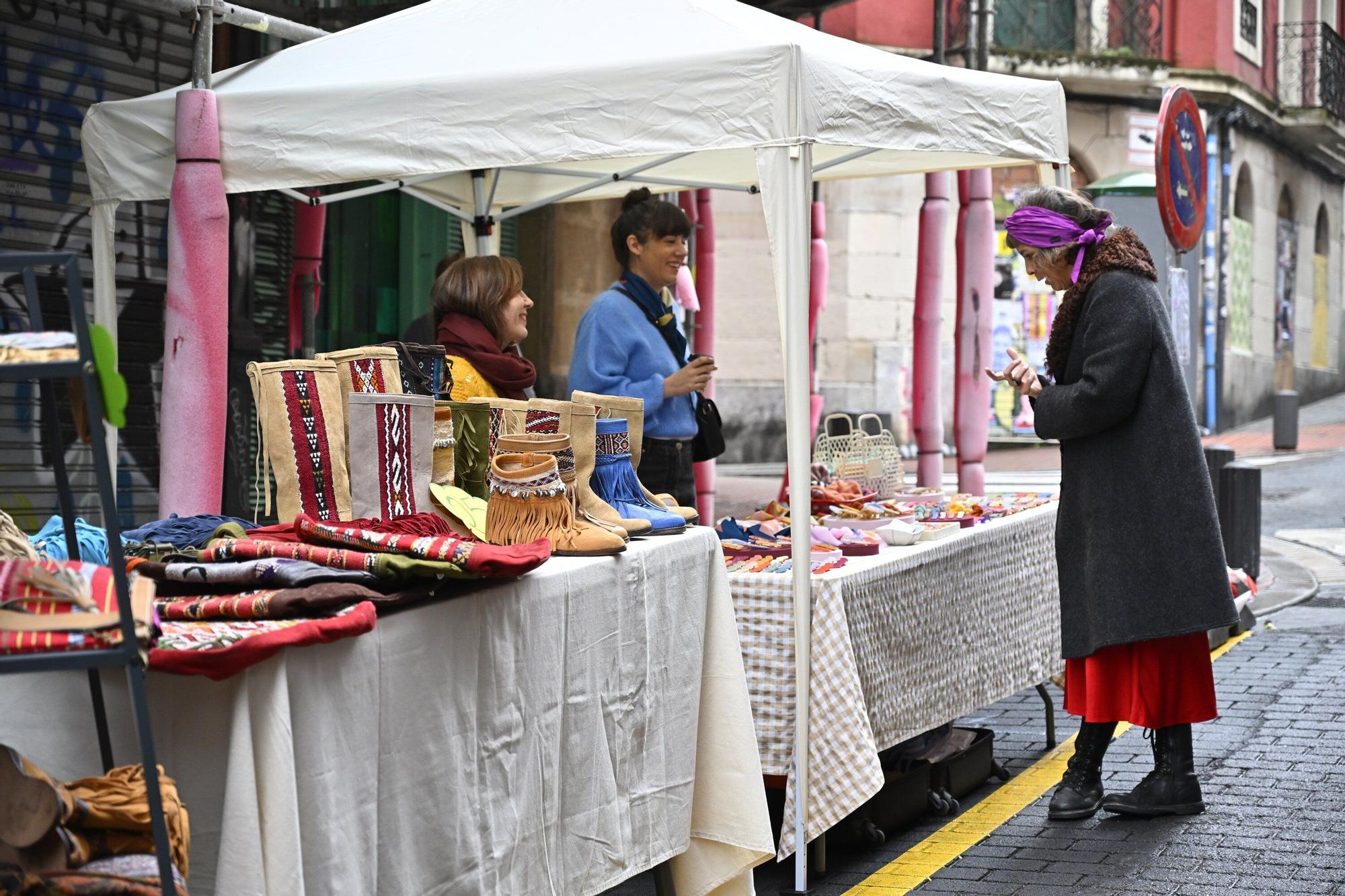 En imágenes: el mercado del Dos de Mayo se viste de Navidad