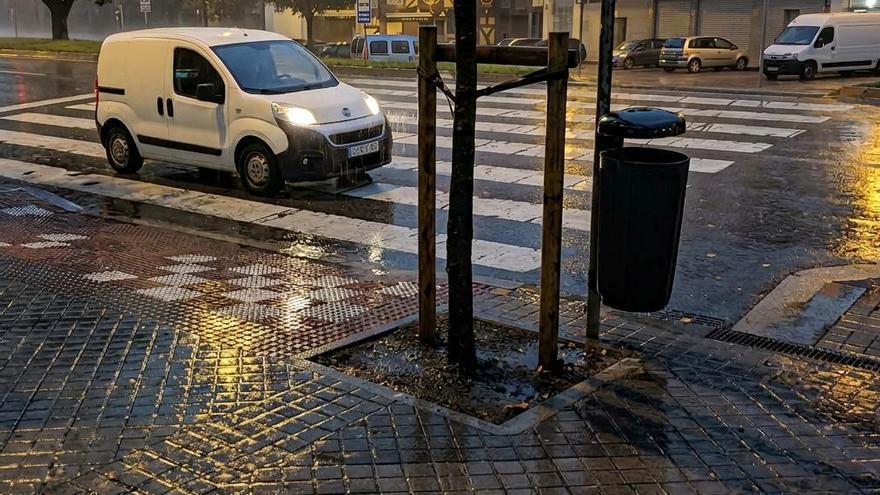 Pamplona amanece pasada por agua