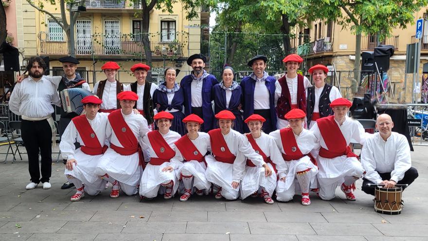 Eibarko Kezka Dantza Taldea, euskal kulturaren enbaxadorea Bartzelonan