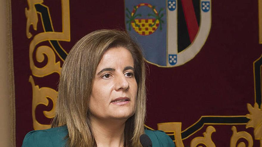 La ministra de Trabajo, Fátima Báñez, ayer en Almonte.