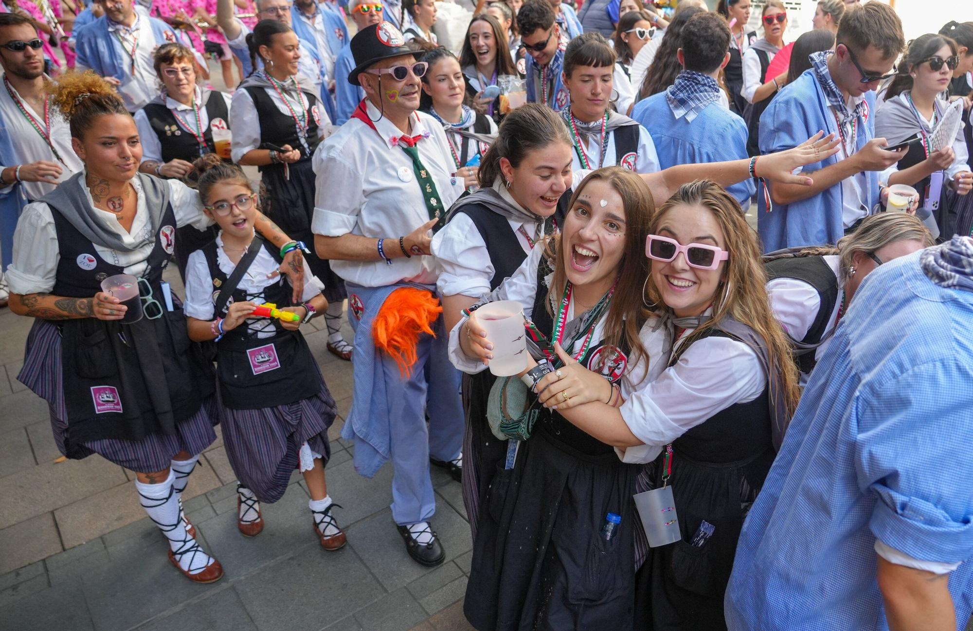 En imágenes: Blusas y neskas veteranos celebran su día grande en La Blanca