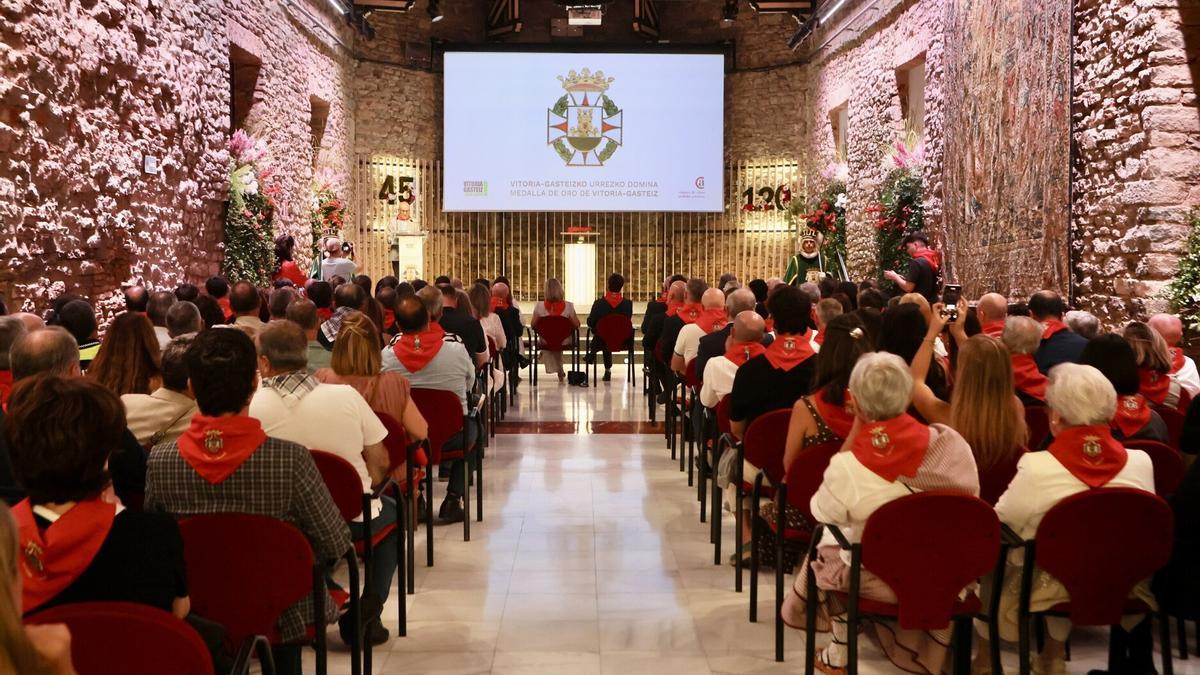 Entrega de la Medalla de oro de la ciudad en el palacio Villa Suso de Vitoria.