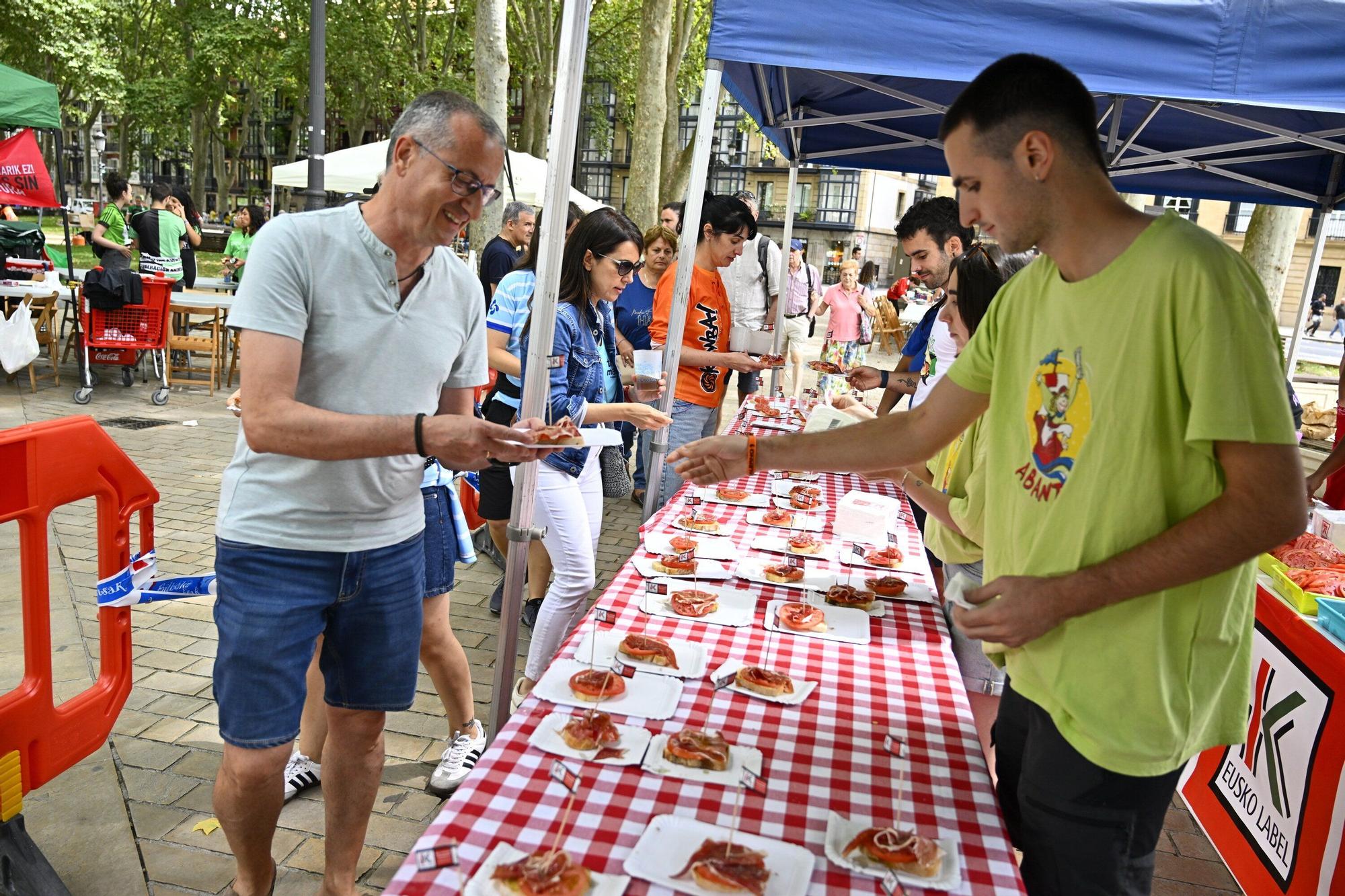 En imágenes: Bilboko Konpartsak calienta motores para Aste Nagusia