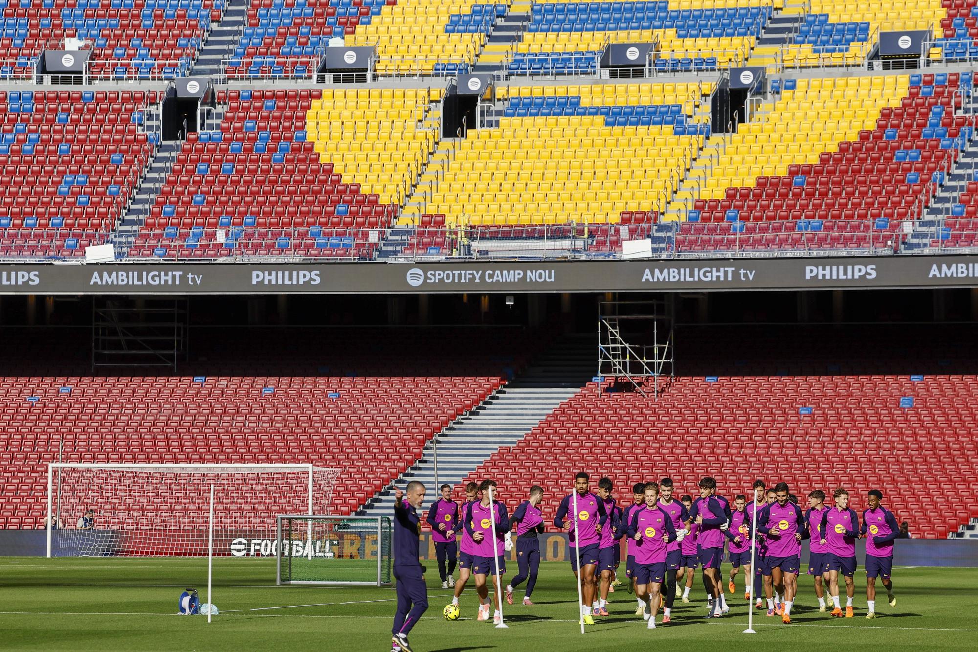 Fotos del nuevo Spotify Camp Nou en el primer día con público