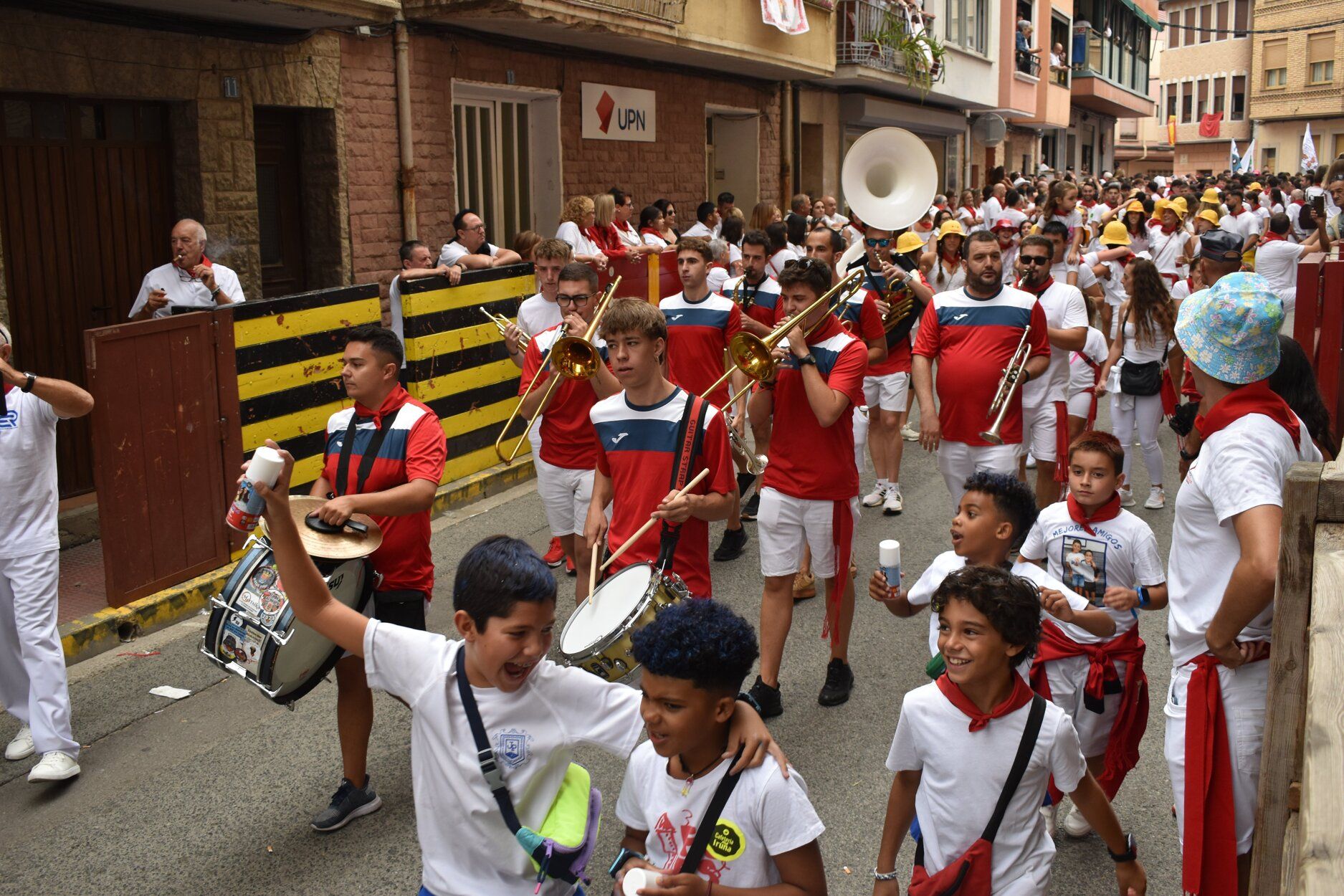 Fotos del chupinazo de fiestas de Azagra