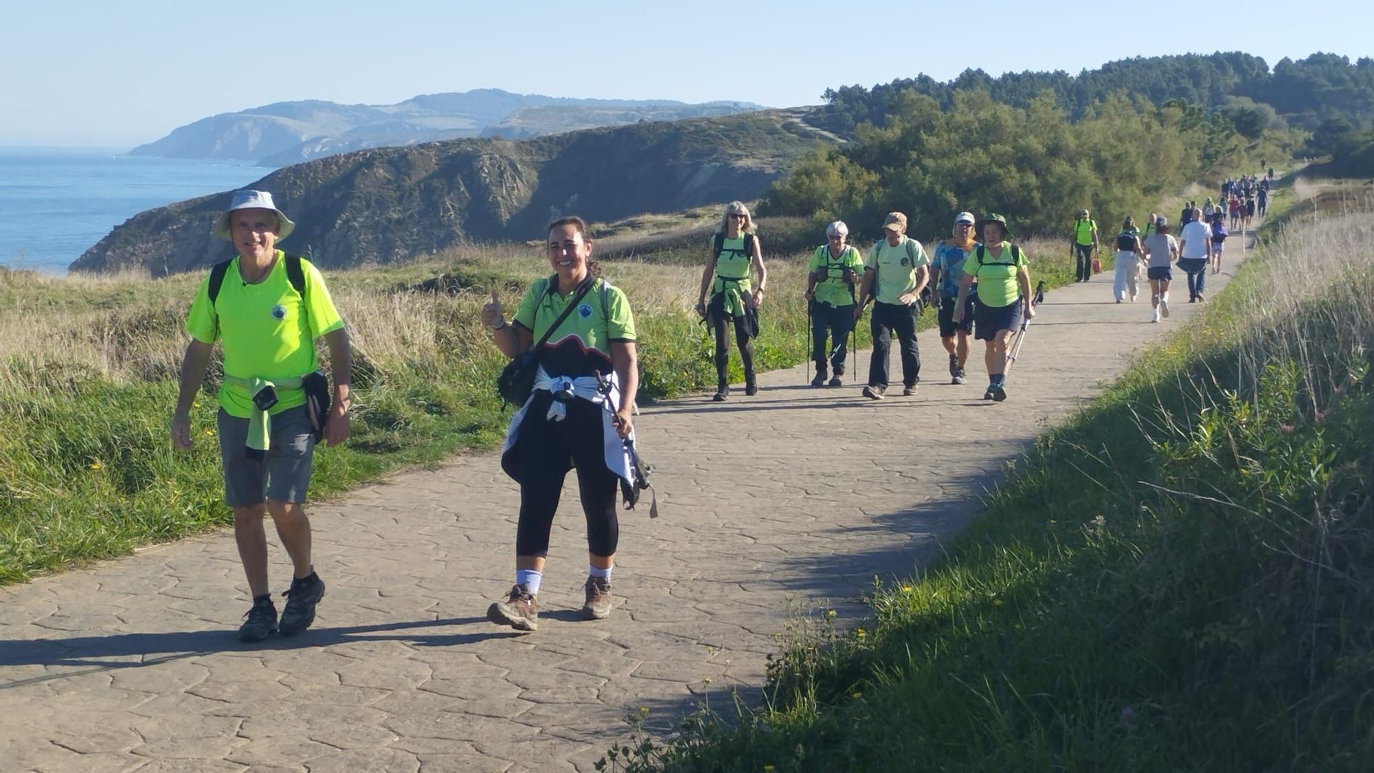 Más de 900 personas  disfrutan de la marcha regulada de Algorta