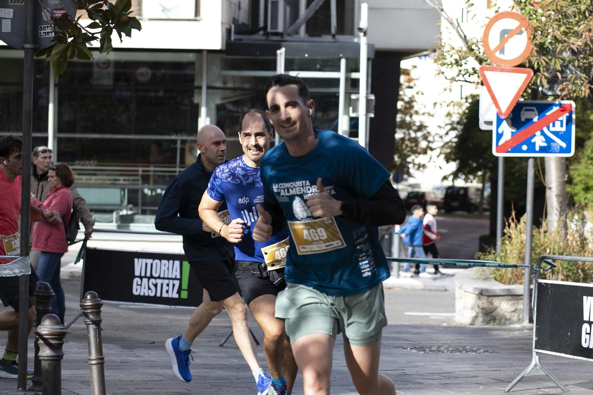 En imágenes: Miles de personas participan en La Conquista de la Almendra