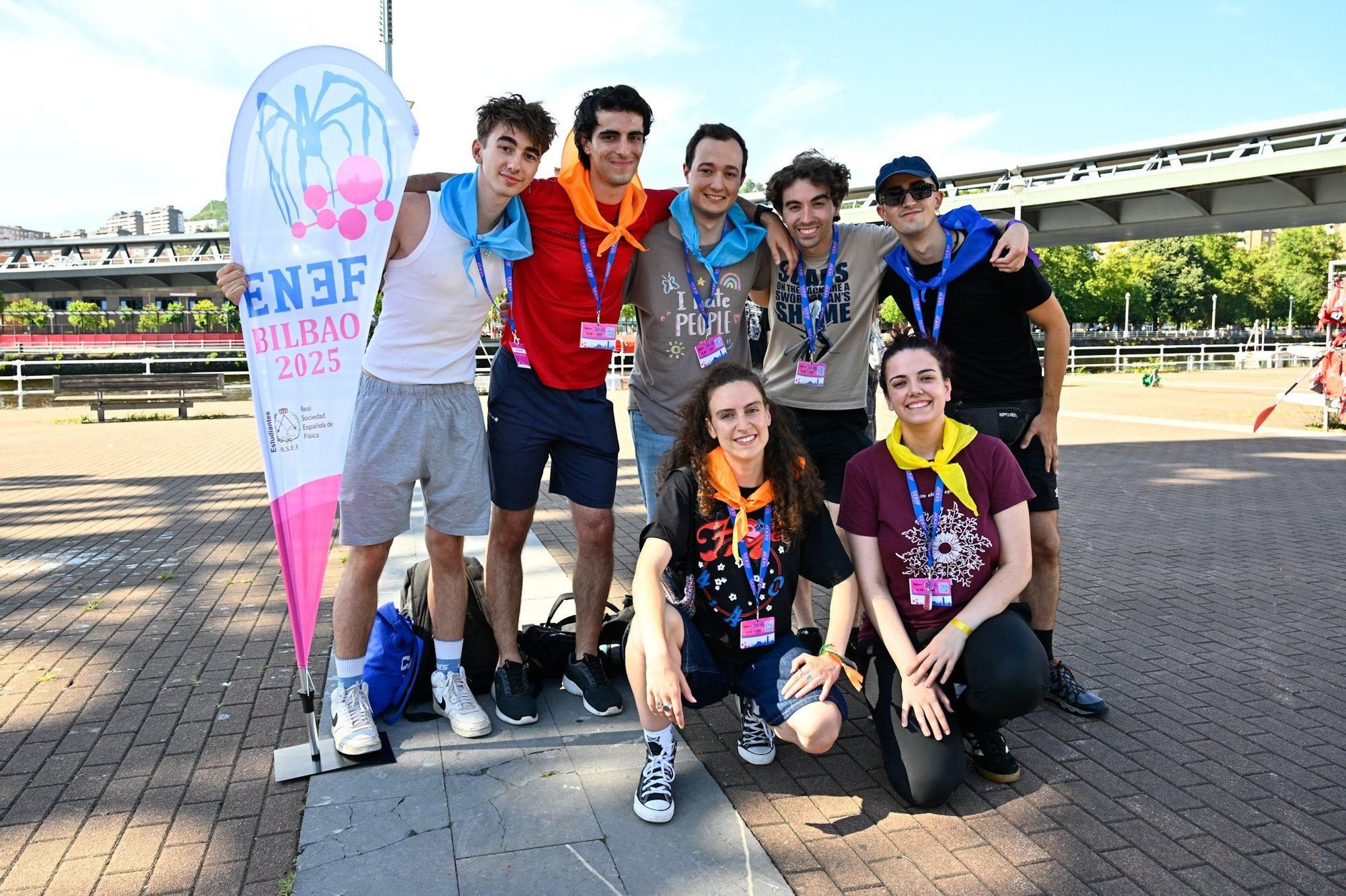 Parte de la organización de este tercer encuentro de estudiantes de físicas: Urtzi Ariztondo, Josu Bayer, Lier Urquijo, Martín Ybarra, Unax Ruiz, Enara Teijido y Leire Zufía.