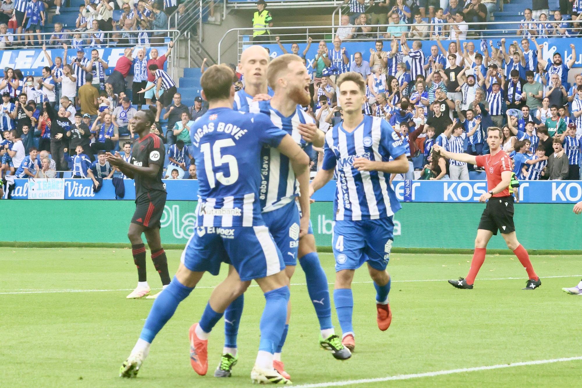 En imágenes: El Alavés cae en Mendizorroza ante el Sevilla