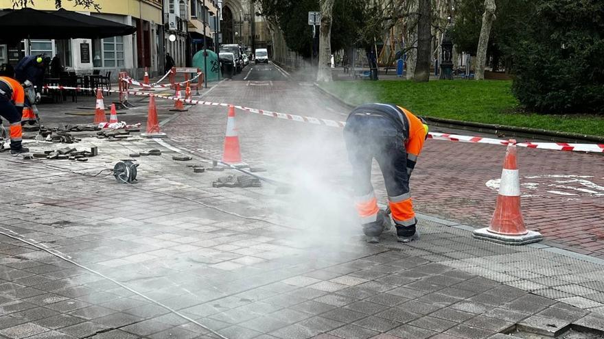 Hiria zaintzen duten eskuak