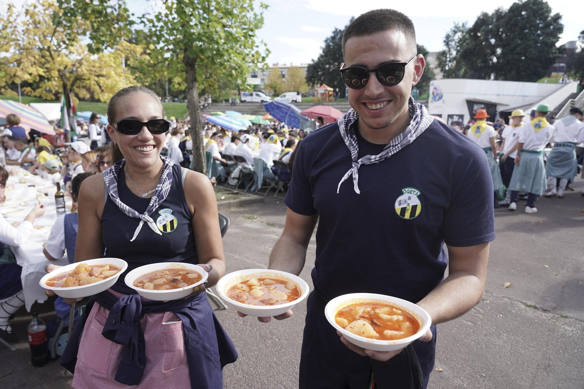Más de 3.600 personas en la comida de cuadrillas de Basauri: “Es es indescriptible, se nos está yendo de las manos”