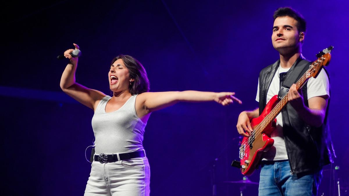 Tributo a la oreja de van Gogh en la plaza de la Provincia.