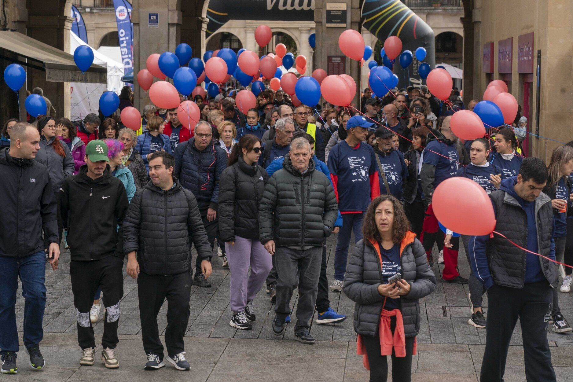En imágenes: Así ha sido la VI Caminata Solidaria de Asafes en Vitoria por la salud mental
