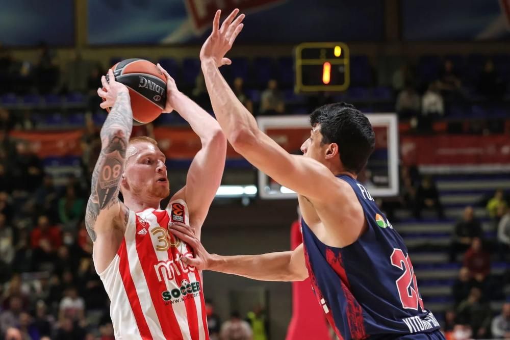 Imágenes del duelo entre Estrella Roja y Baskonia