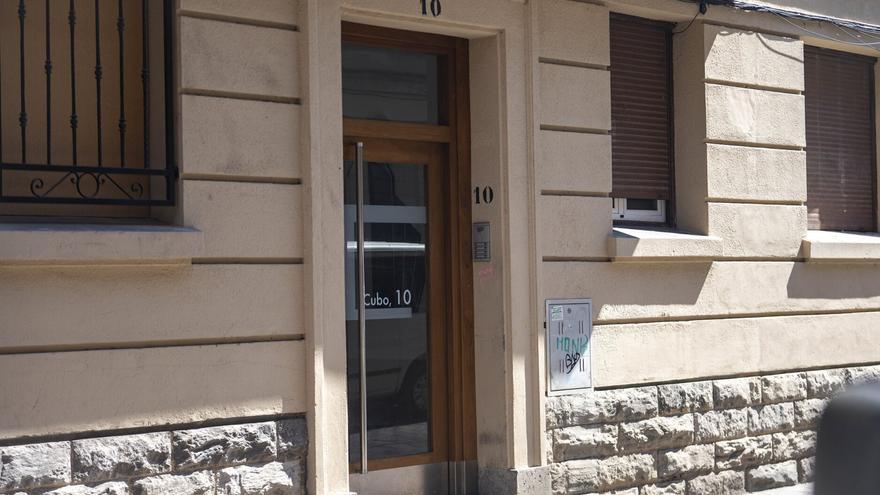 Vendidas por 365.000 euros las cinco viviendas municipales de la calle Cubo 10
