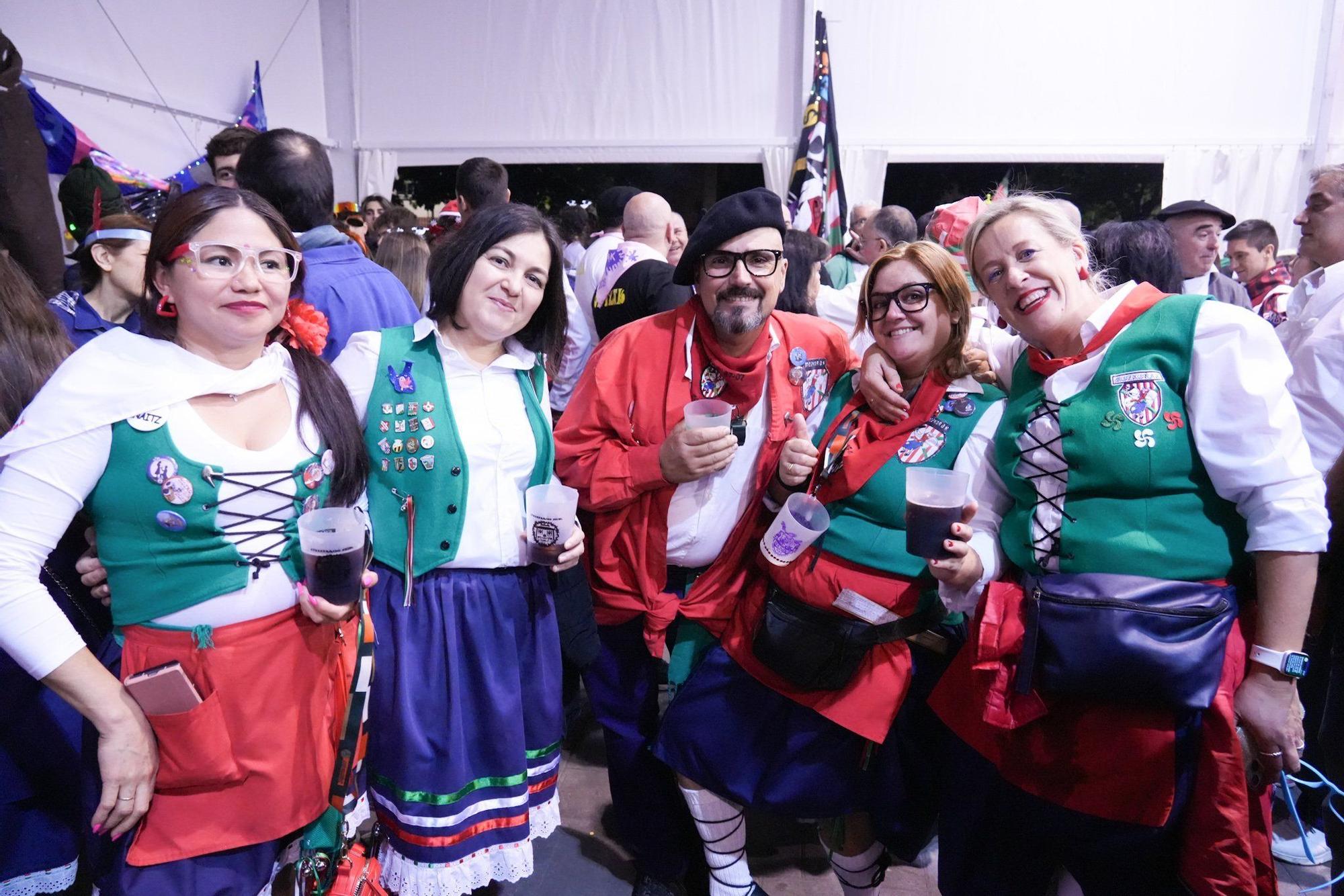 Yeray González da la salida a la intensa maratón de 9 días de fiestas de Basauri con las cuadrillas invadiendo las calles