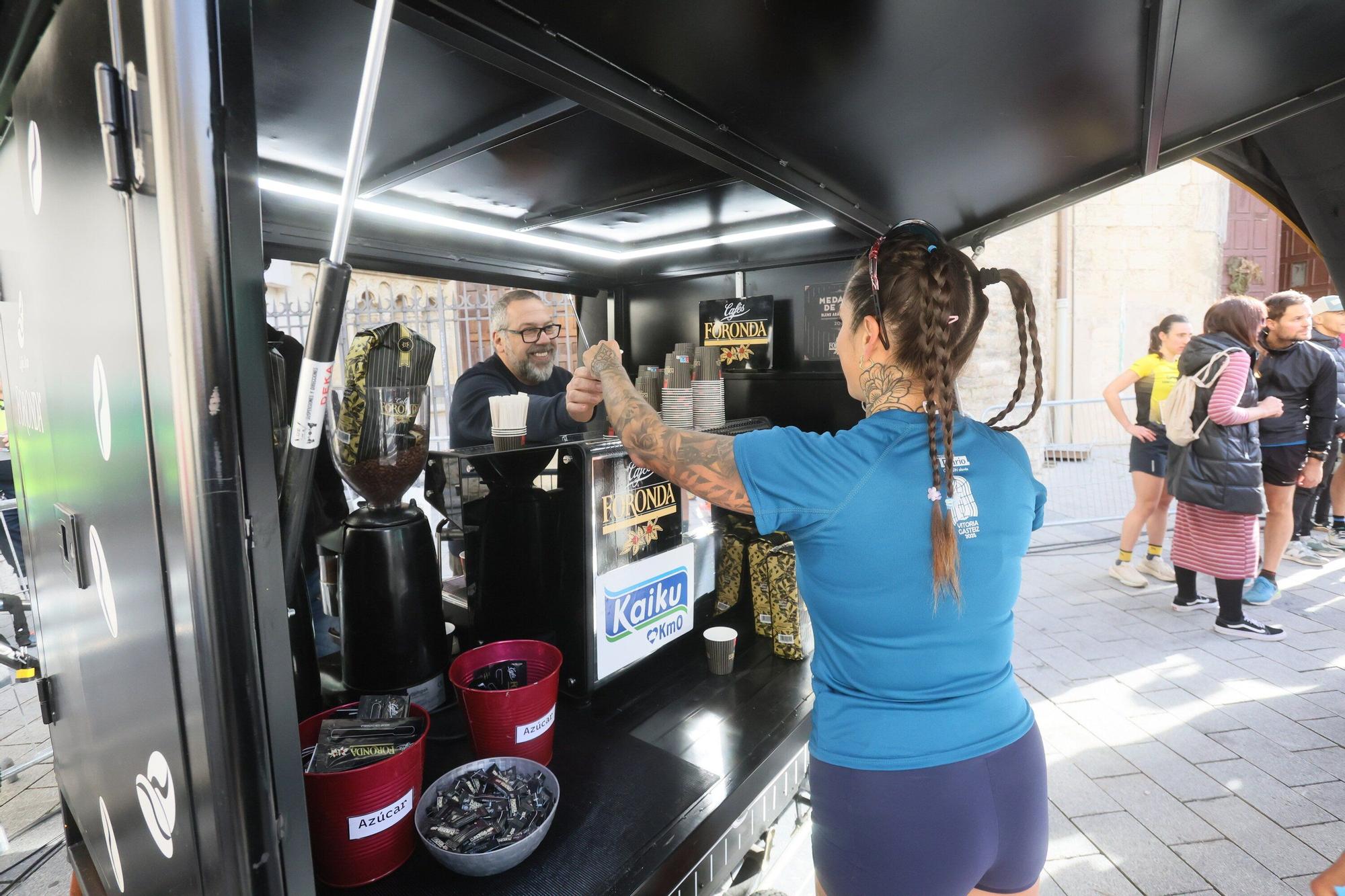 En imágenes: Buen tiempo y buen ambiente en la Conquista de la Almendra (¡Búscate en las fotos!)