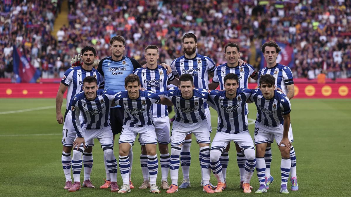 Alineación inicial de la Real Sociedad en Montjuic.