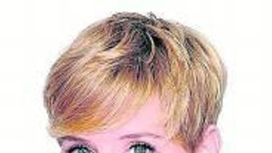 Tania Llasera presentará la moda  de baño de este verano en Cuatro