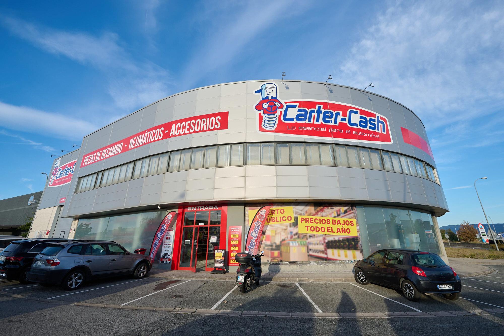 Fotos de la inauguración oficial de la nueva tienda de Carter-Cash en Pamplona