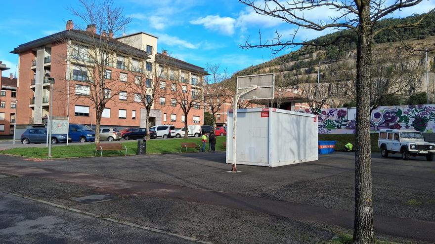 Lemoa comienza a construir la cubierta en la plaza de Arlonagusia