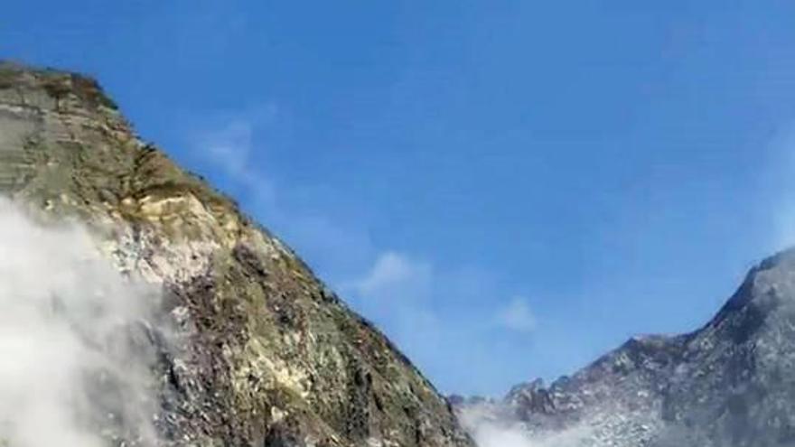 Sin signos de vida en la isla de Nueva Zelanda tras la erupción de su volcán. Foto: AFP