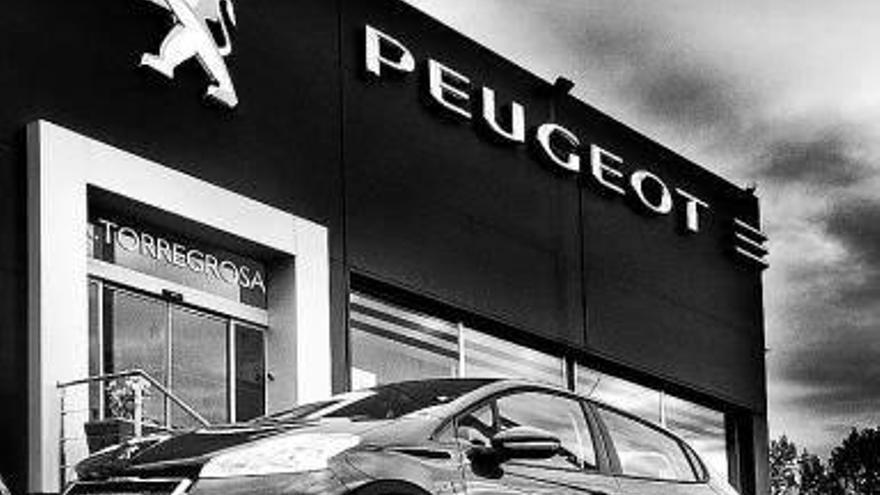 Doble ahorro en Ford Pamplona Car: comprando al mejor precio y repostando