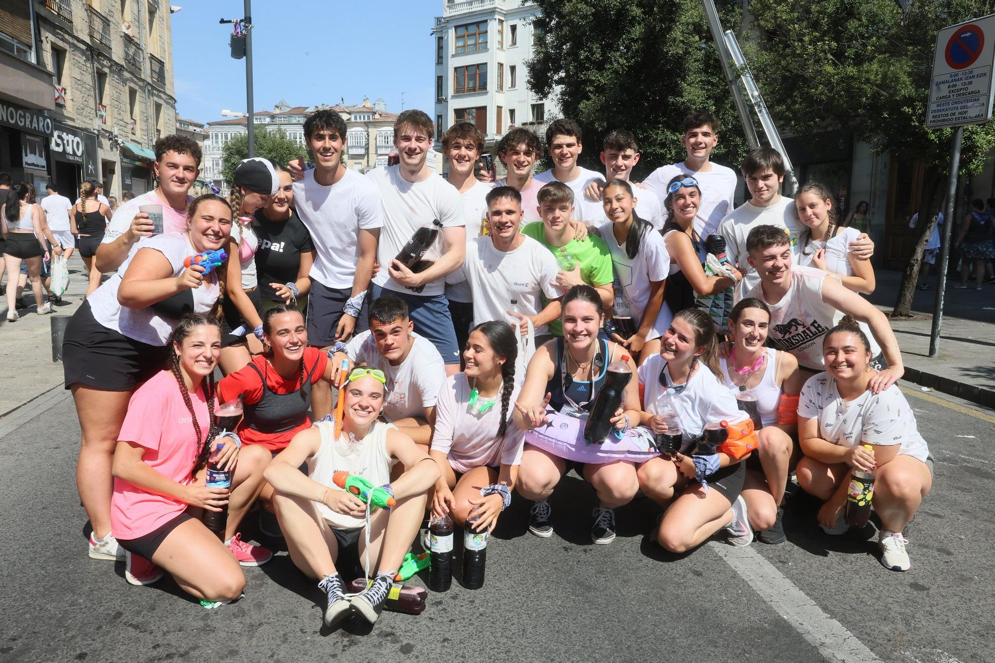 En imágenes: Vitoria sale a la calle a celebrar La Blanca tras el txupinazo