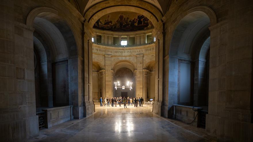 Fotos de la visita al Monumento a los Caídos