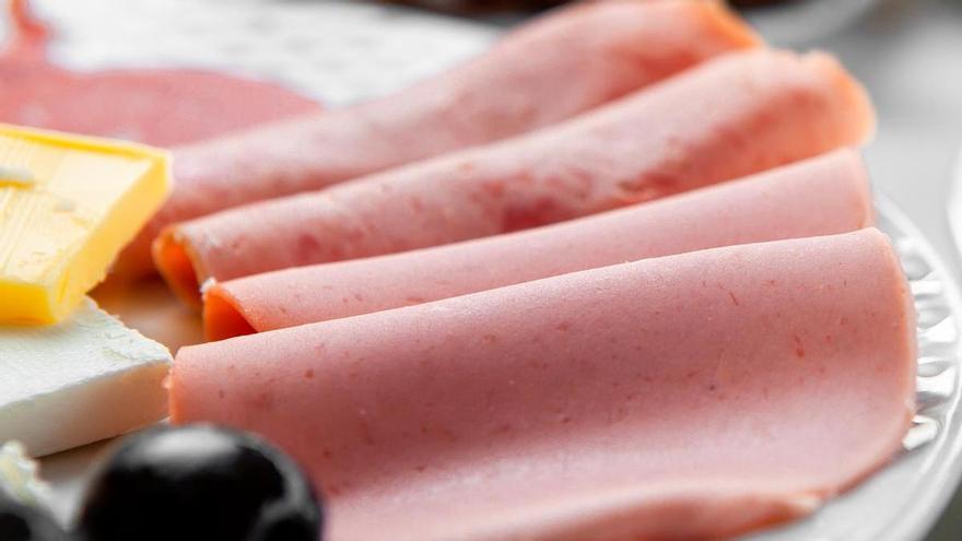 Alertan de la presencia de listeria en siete productos cárnicos loncheados distribuidos en la CAV