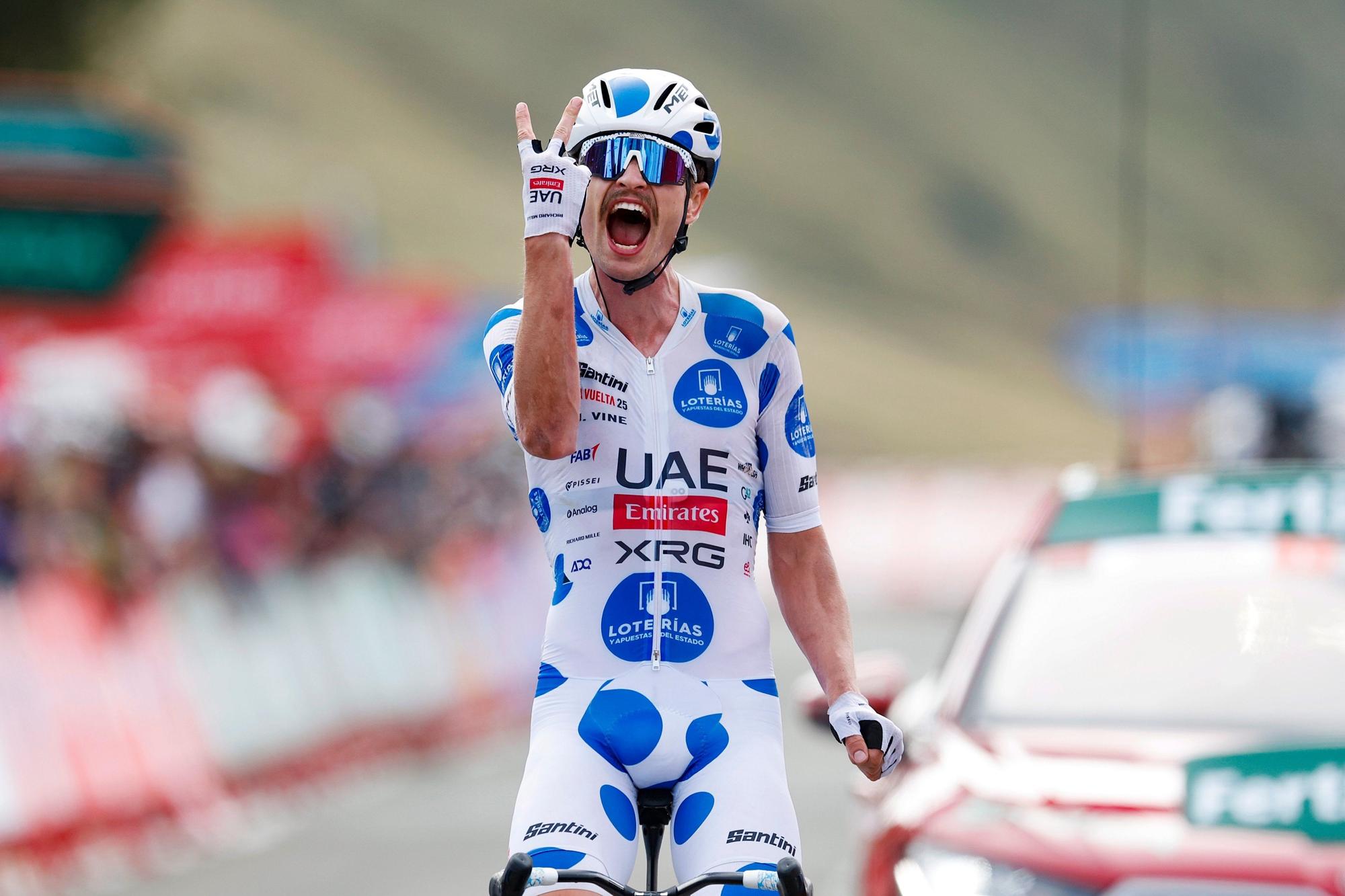 Fotos de la etapa navarra de La Vuelta 25 entre Sendaviva y Larra - Belagua