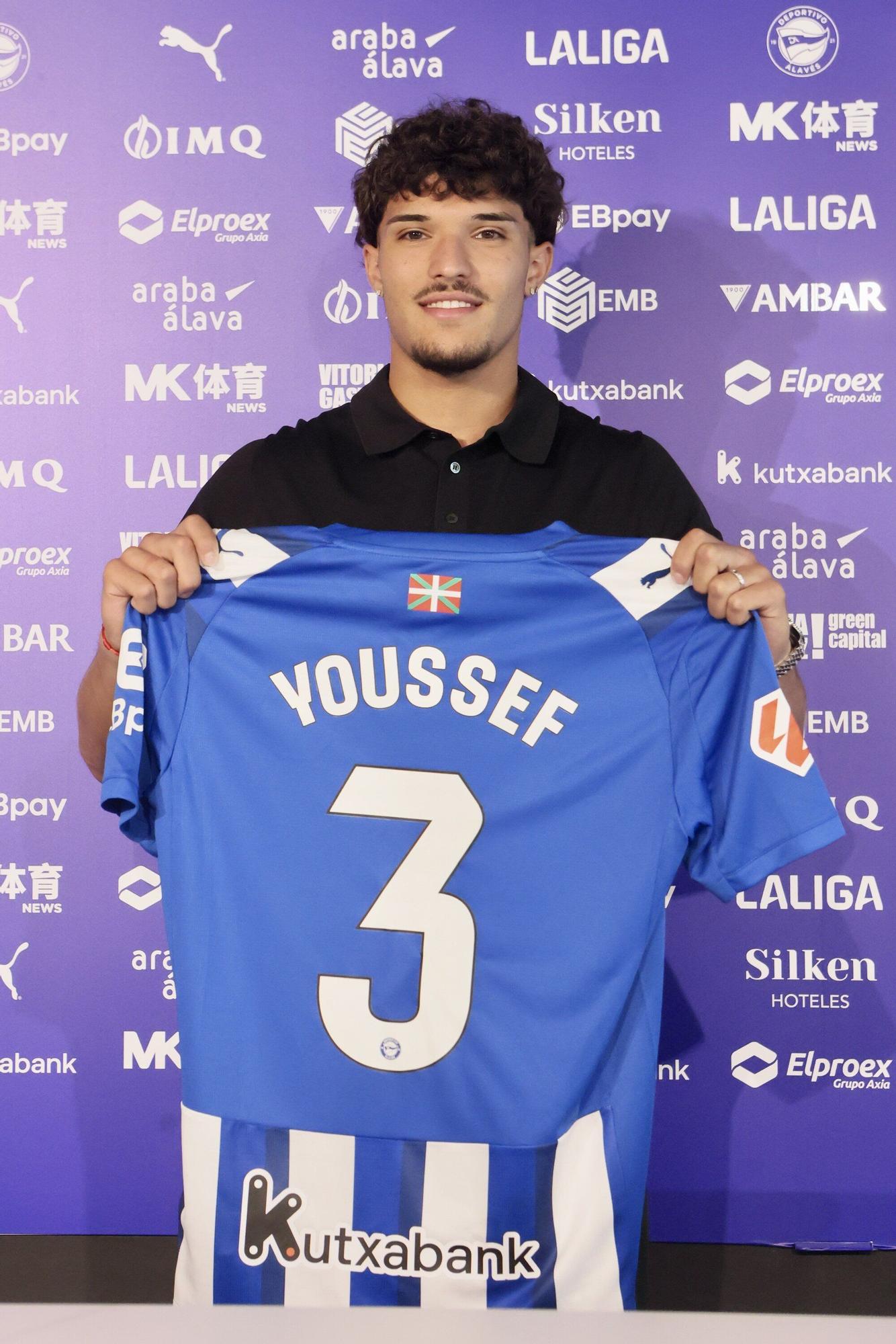 En imágenes: La presentación de Youssef Enríquez como jugador del Alavés