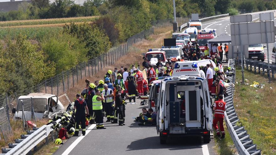 Al menos tres muertos al estrellarse en Austria una furgoneta con una veintena de migrantes en su interior