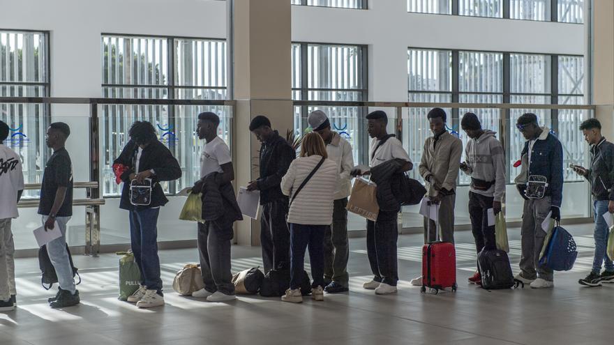 El Gobierno español confirma a Bruselas que la regularización de migrantes cumplirá el marco europeo