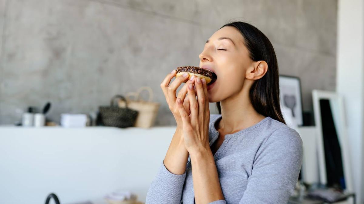 Cómo eliminar los antojos, según el doctor Alexandre Olmos