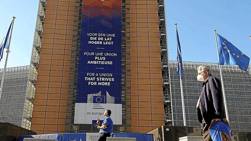 La UE afronta la cumbre de hoy sin superar la profunda división sobre las ayudas a la recuperación