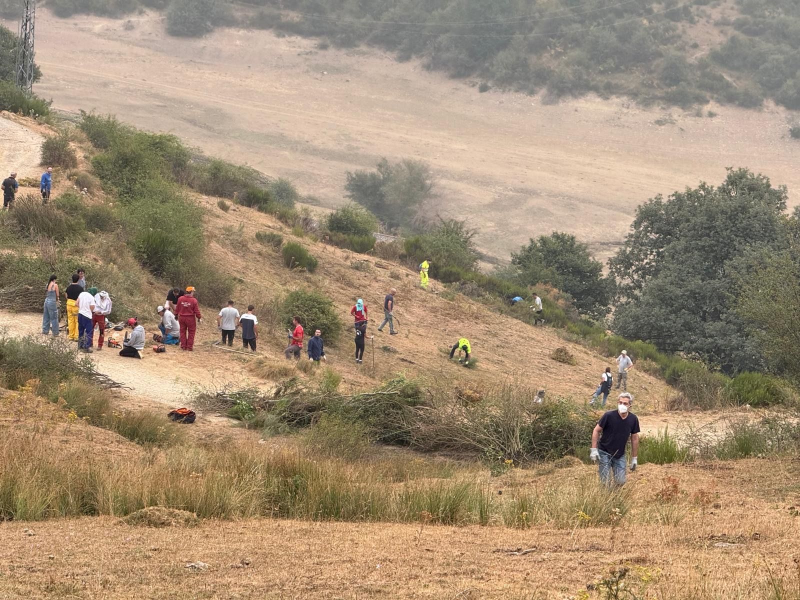 En imágenes: "Al final, tenemos picos, palas y voluntad"