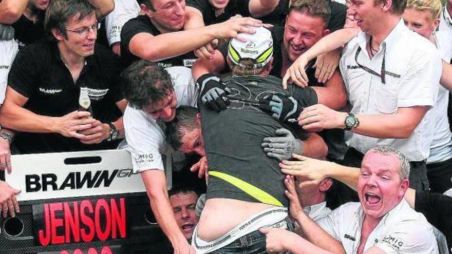 Mercedes compra la mayoría del equipo  Brawn GP
