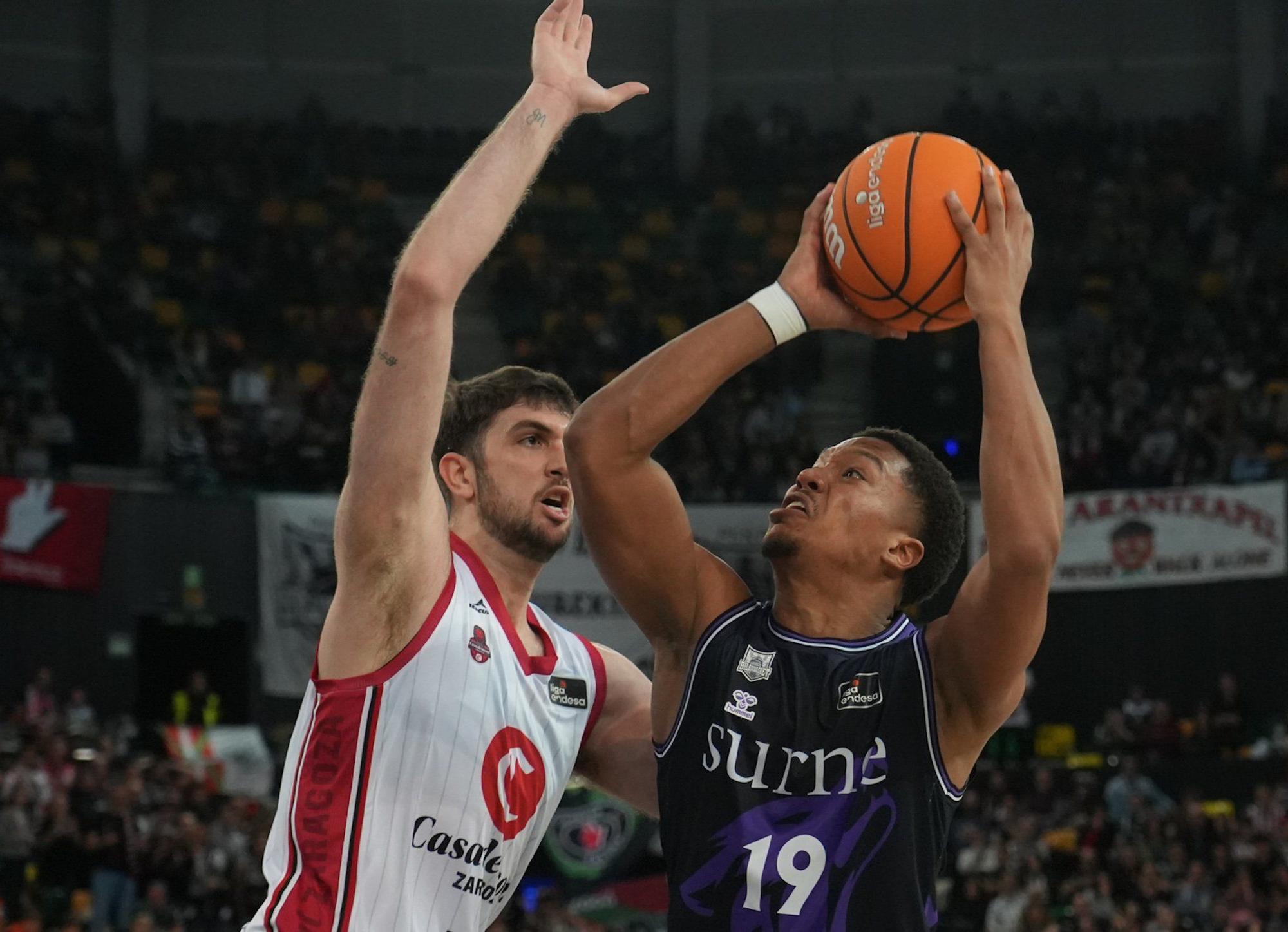 En imágenes: el Surne Bilbao Basket arrolla sin piedad al Zaragoza