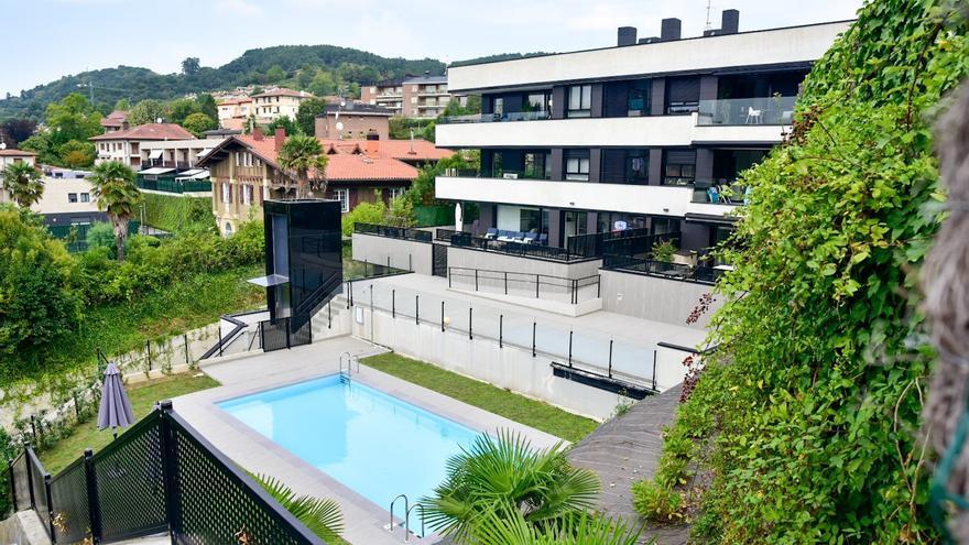 Comprar un piso con piscina en Donostia lo encarece una media del 23%