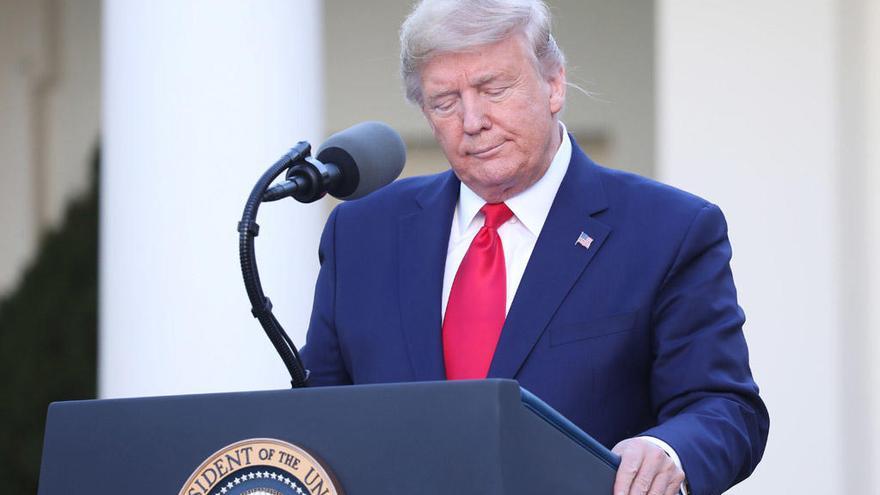 Trump prevé dos semanas &quot;muy dolorosas&quot; en EE.UU. con unos 100.000 muertos