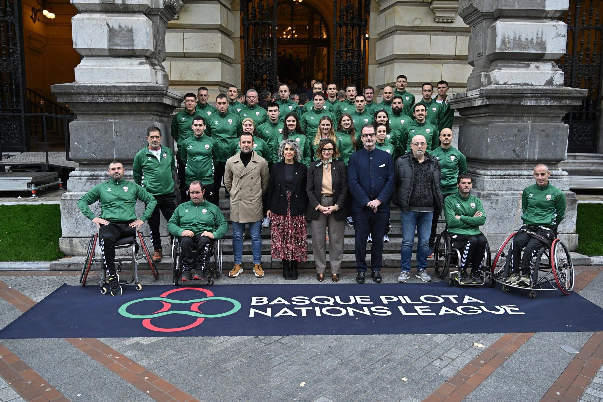 Recepción oficial a las delegaciones participantes de la Liga de Naciones por parte de las autoridades.