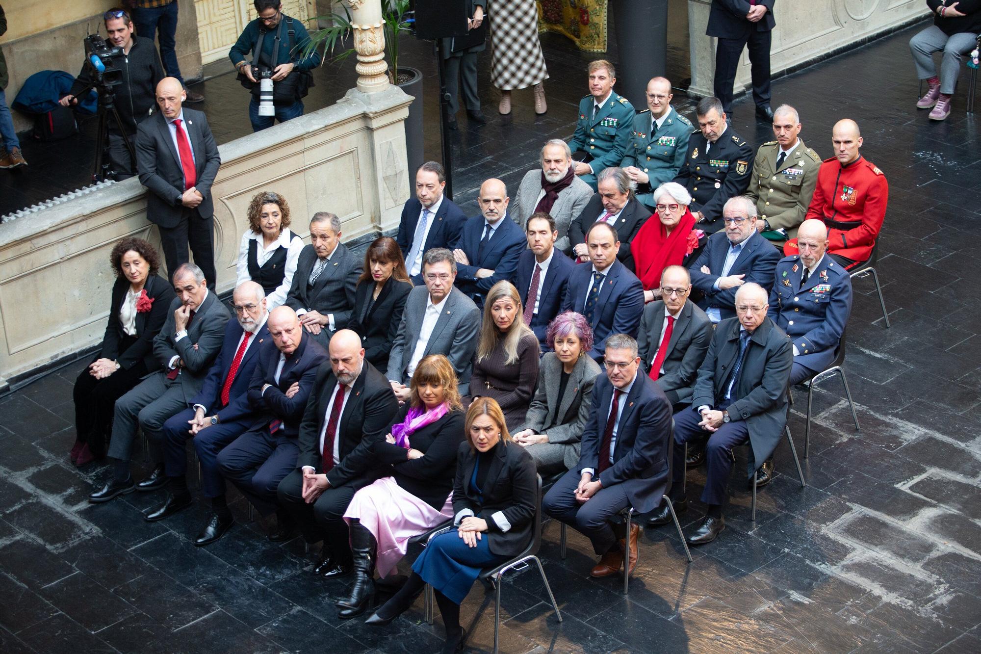 Fotos de la entrega de la Medalla de Oro de Navarra a Manuel Torres a título póstumo