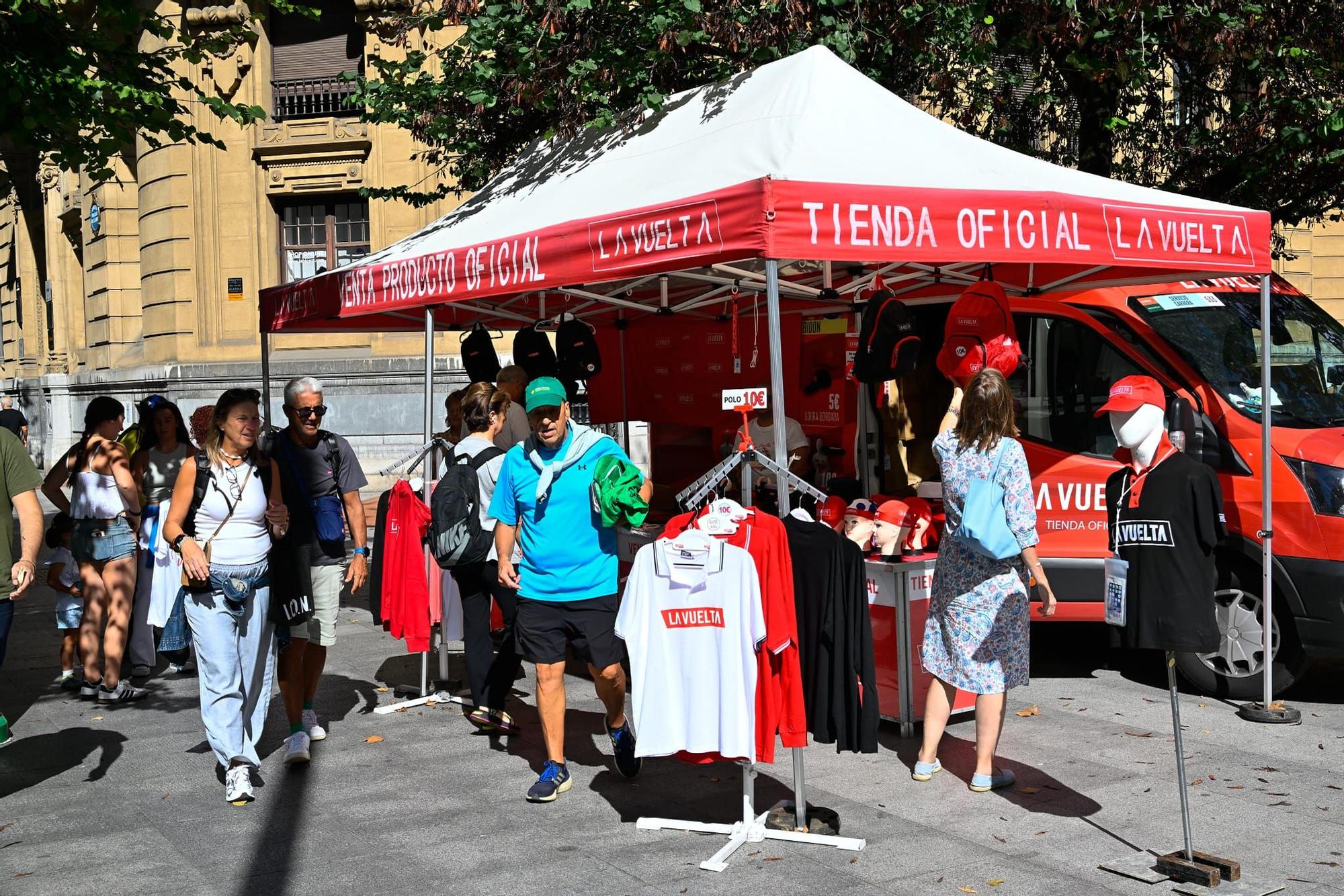 La Vuelta llega a Bizkaia: las imágenes del montaje en Bilbao