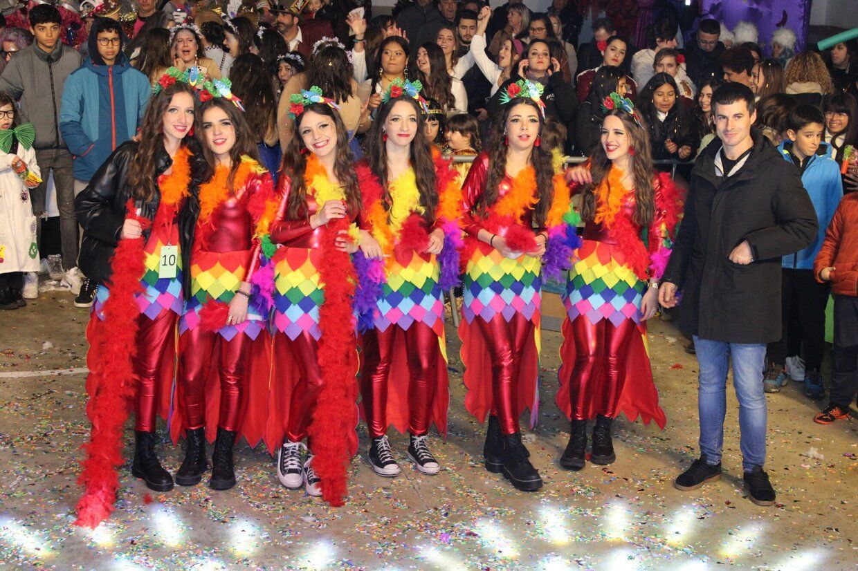 La lluvia no impide el carnaval en Milagro