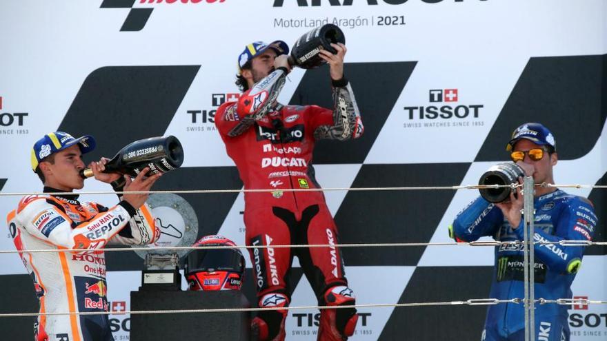 Bagnaia celebra su primera victoria en MotoGP.