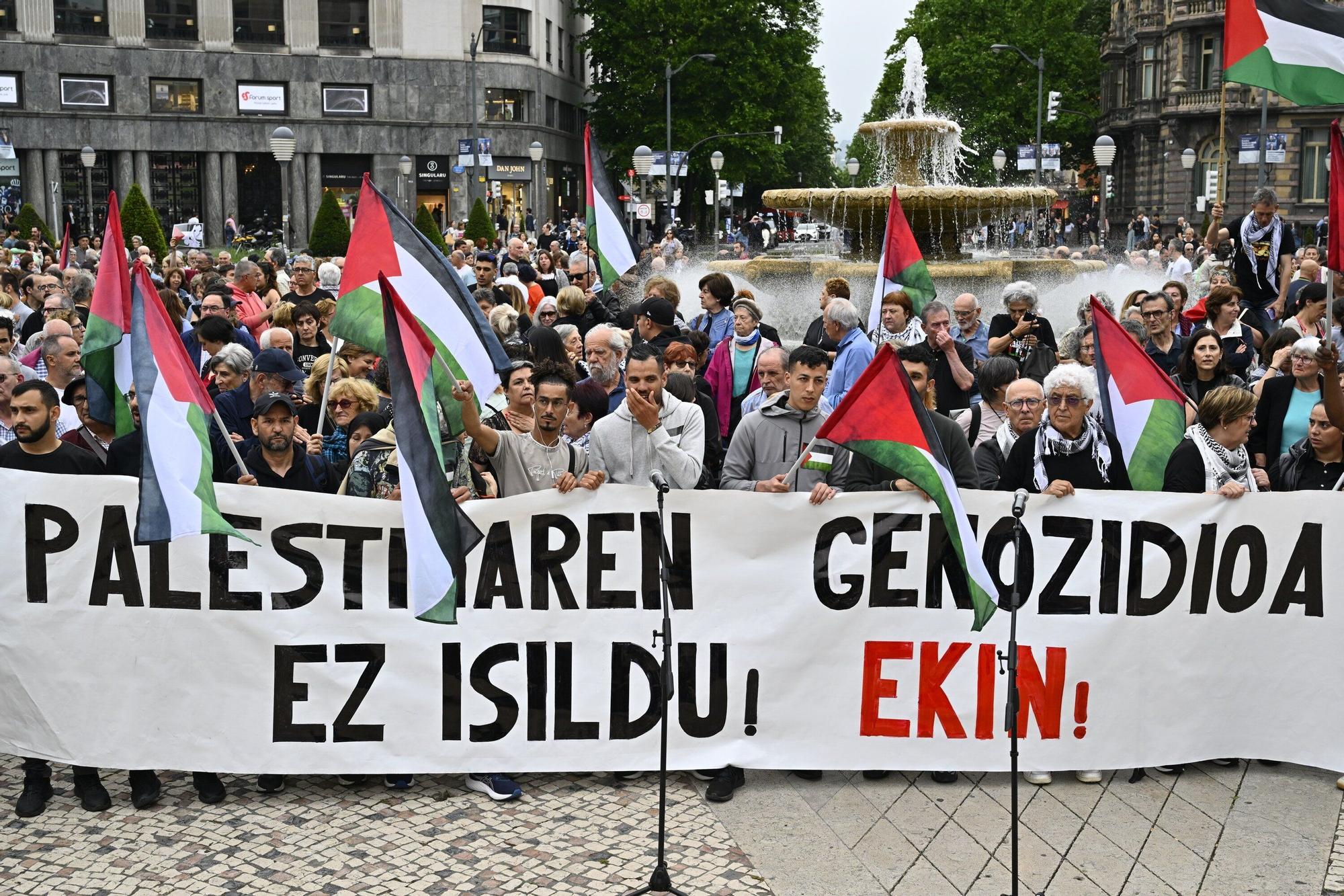 Manifestación en Bilbao para denunciar el "exterminio del pueblo palestino"
