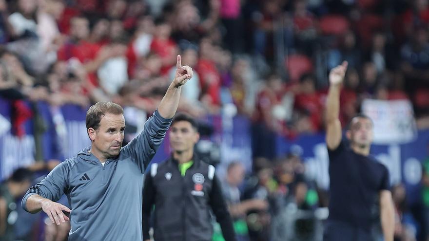 Jagoba Arrasate: “¿Le agarra Catena o se deja caer Lewandowski?”