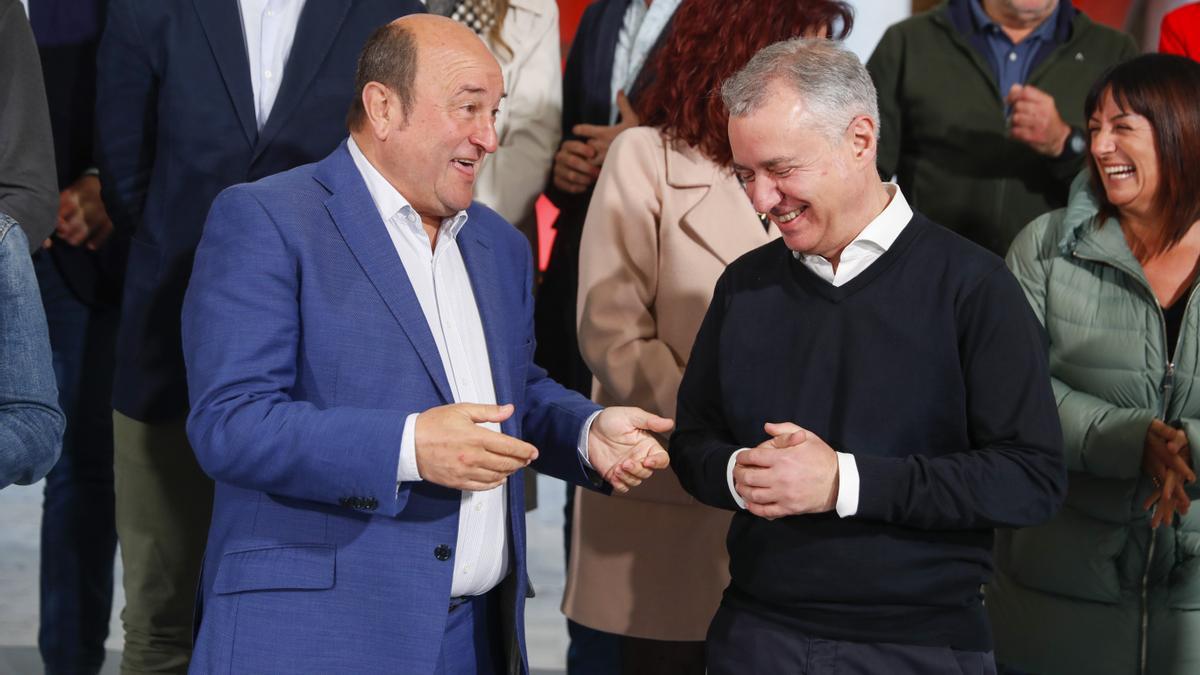 Andoni Ortuzar y el lehendakari Íñigo Urkullu, en Gasteiz
